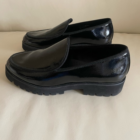Black Patent Loafers Size 7 - Picture 3 of 7